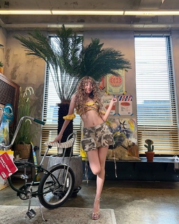 Minnie feet photo thumbnail