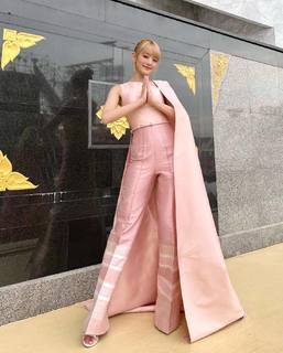 Minnie feet photo thumbnail