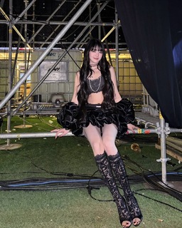 Minnie feet photo thumbnail