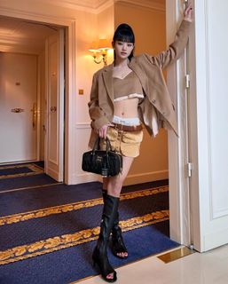 Minnie feet photo thumbnail