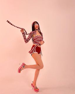 Minnie feet photo thumbnail