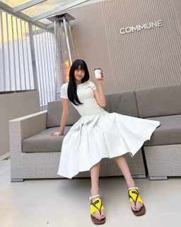 Minnie feet photo thumbnail