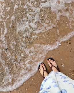 Minnie feet photo thumbnail