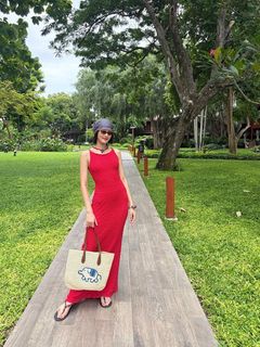 Minnie feet photo thumbnail