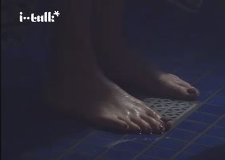 Minnie feet photo 10