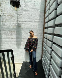 Mira Kapoor feet photo 11