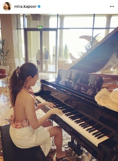 Mira Kapoor feet photo 9