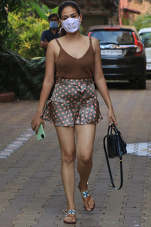 Mira Kapoor feet photo 10