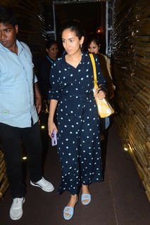 Mira Kapoor feet photo 15