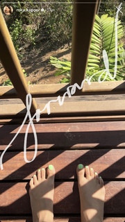 Mira Kapoor feet photo 8