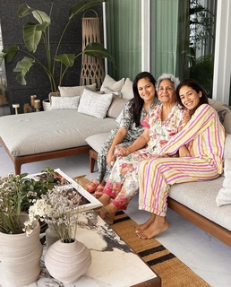Mira Kapoor feet photo 18