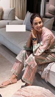 Mira Kapoor feet photo 8