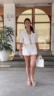 Mira Kapoor feet photo 13