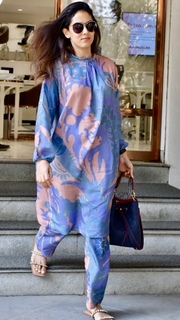 Mira Kapoor feet photo 3