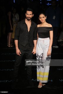 Mira Kapoor feet photo 13