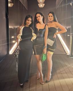 Mira Kapoor feet photo 6