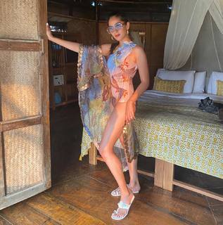 Mira Kapoor feet photo 1