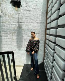 Mira Kapoor feet photo 19