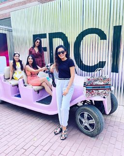 Mira Kapoor feet photo 6