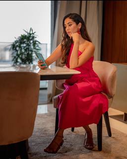 Mira Kapoor feet photo 9