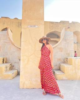 Mira Kapoor feet photo 7