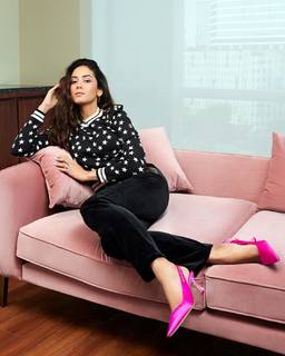 Mira Kapoor feet photo 6
