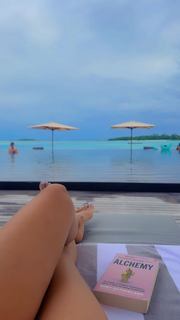Mira Kapoor feet photo 18
