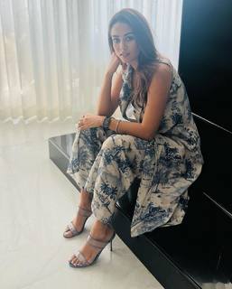 Mira Kapoor feet photo 12