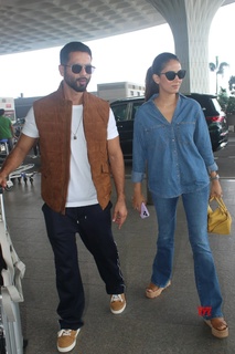 Mira Kapoor feet photo 17