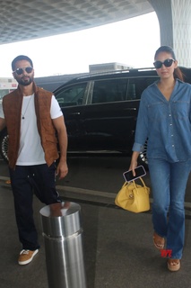 Mira Kapoor feet photo 16