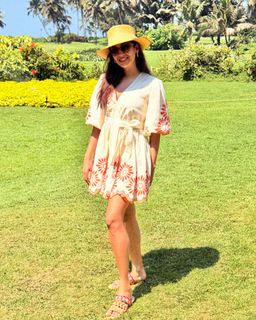 Mira Kapoor feet photo 20