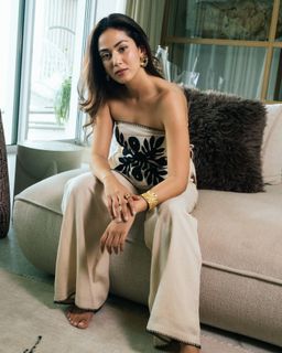 Mira Kapoor feet photo 12
