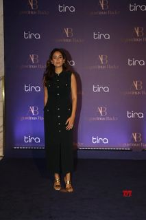 Mira Kapoor feet photo 18