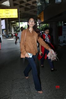 Mira Kapoor feet photo 4