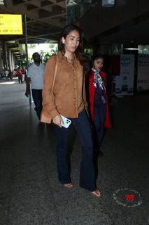 Mira Kapoor feet photo 3