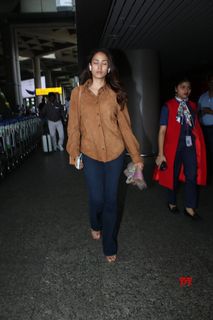 Mira Kapoor feet photo 1