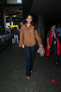 Mira Kapoor feet photo 20