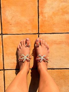 Mira Kapoor feet photo 13