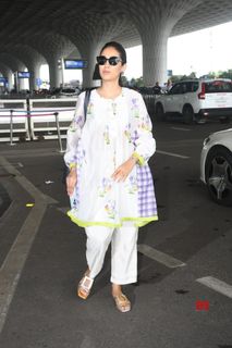 Mira Kapoor feet photo 5