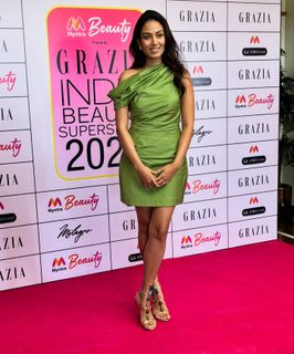 Mira Kapoor feet photo 18