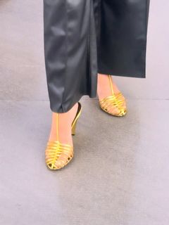 Mira Kapoor feet photo 16