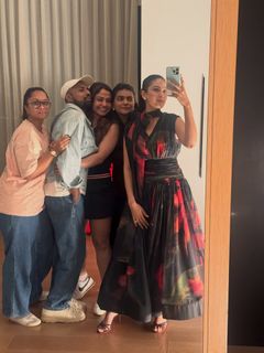 Mira Kapoor feet photo 8