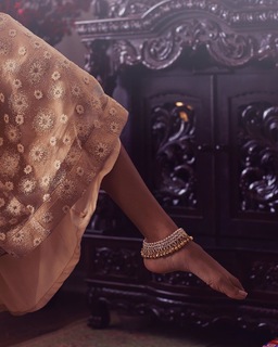 Mira Patel feet photo 6