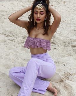 Mira Patel feet photo 2
