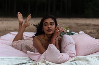 Mira Patel feet photo 11