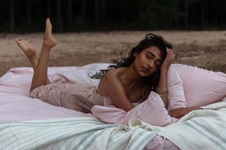 Mira Patel feet photo 9