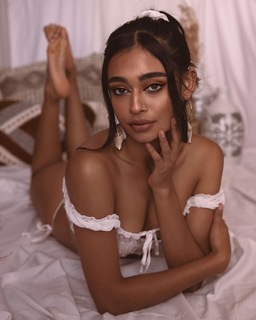 Mira Patel feet photo 8