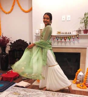 Mira Patel feet photo 16