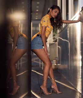Mira Patel feet photo 2