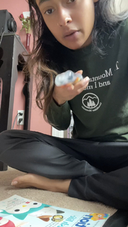 Mira Patel feet photo 12
